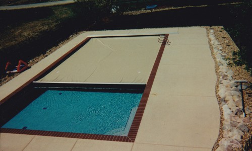 Automatic pool cover
